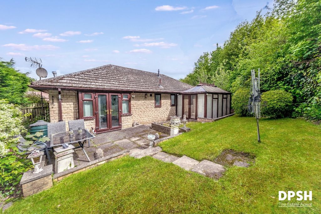 Property photo 2 of 25