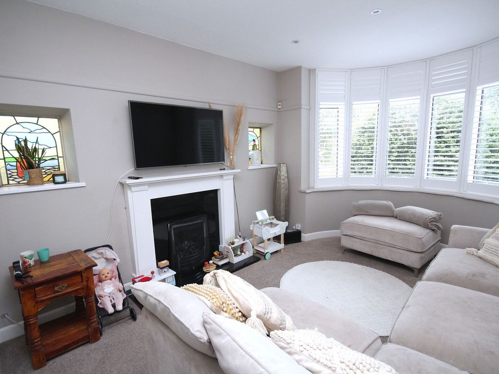 Property photo 3 of 35