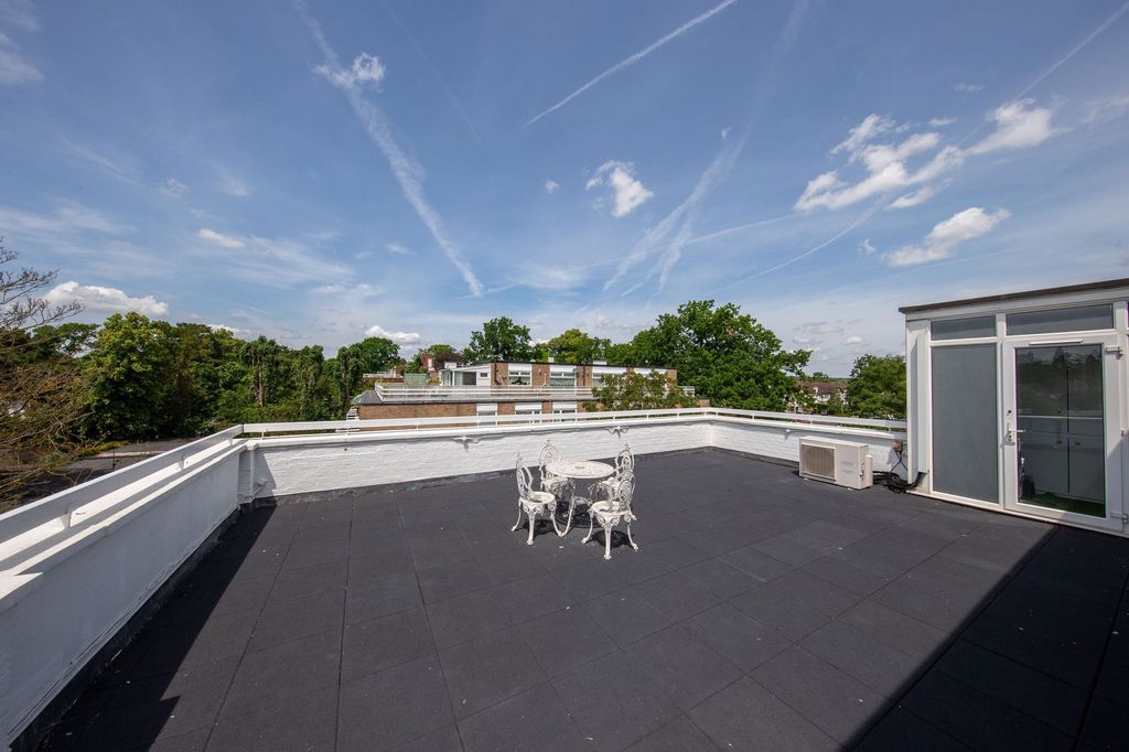 Property photo 2 of 13 Roof Terrace