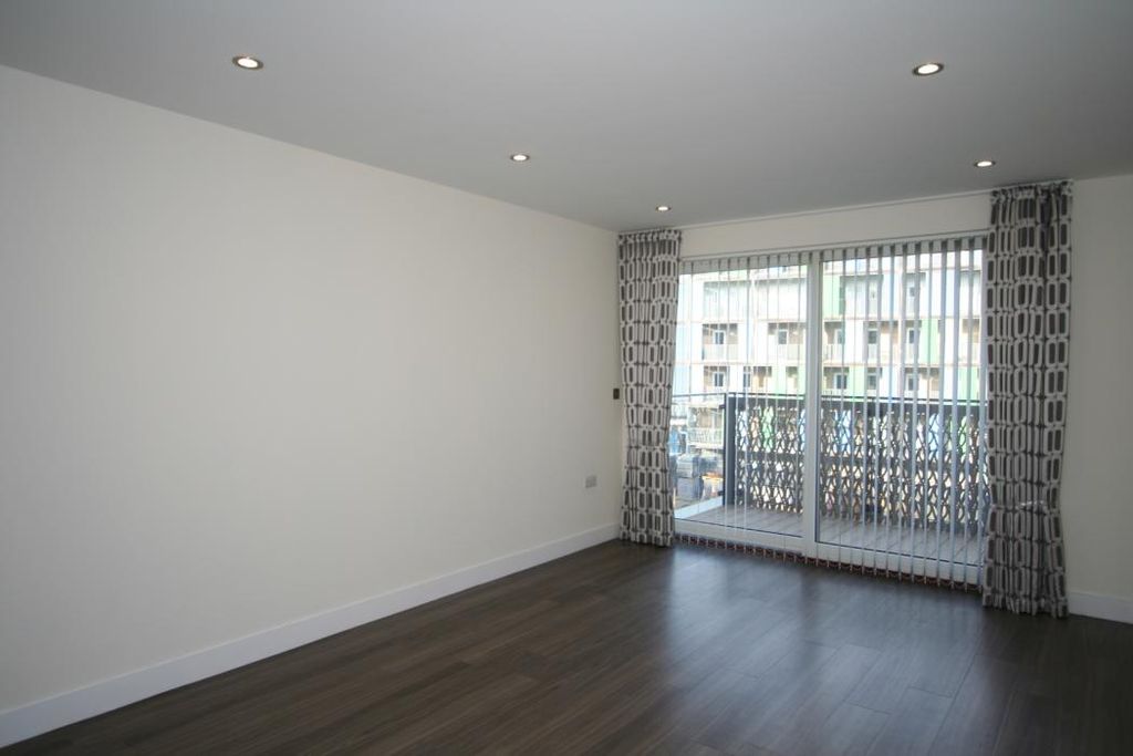 Property photo 3 of 5 Living Room