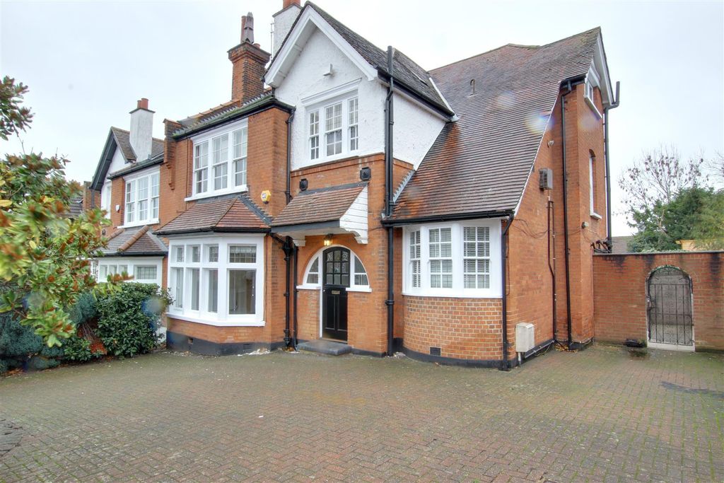 Property photo 1 of 31 Img_0732-Img_0734.Jpg