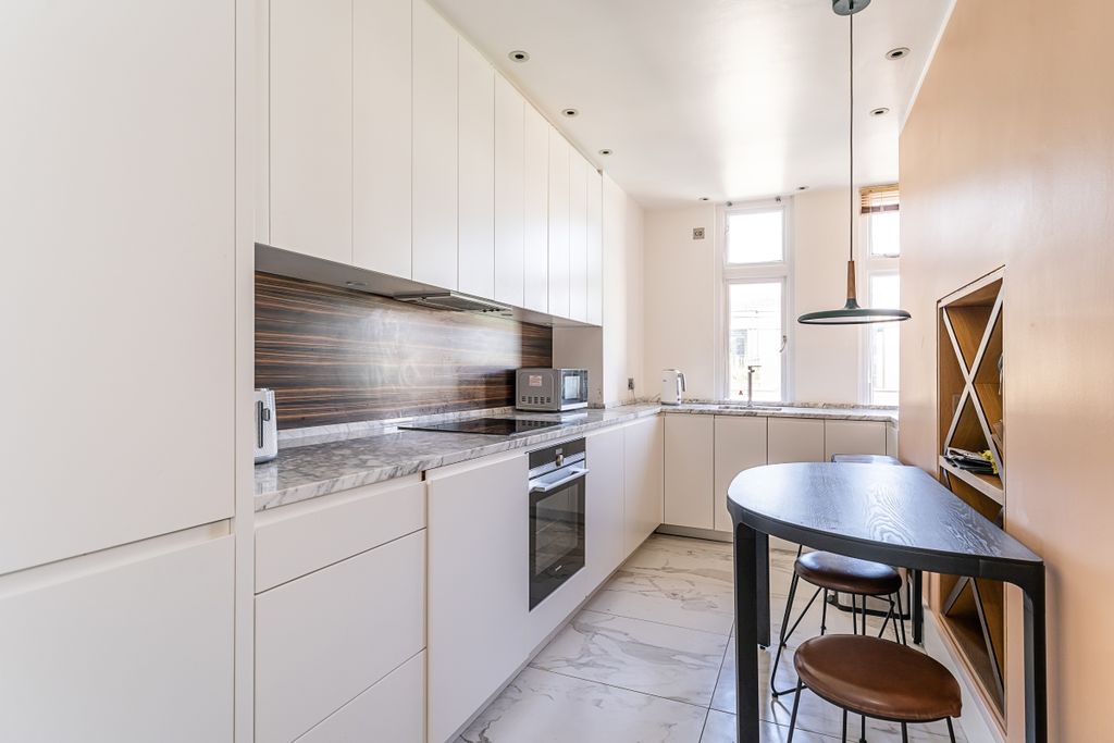 Property photo 2 of 14 Kitchen