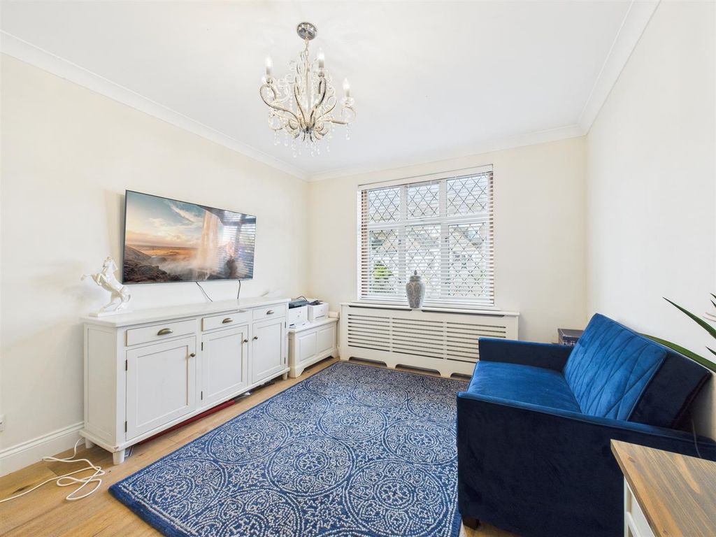 Property photo 2 of 13 Cam05080G0-Pr0268-Still009.Jpg