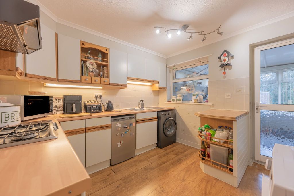 Property photo 2 of 18