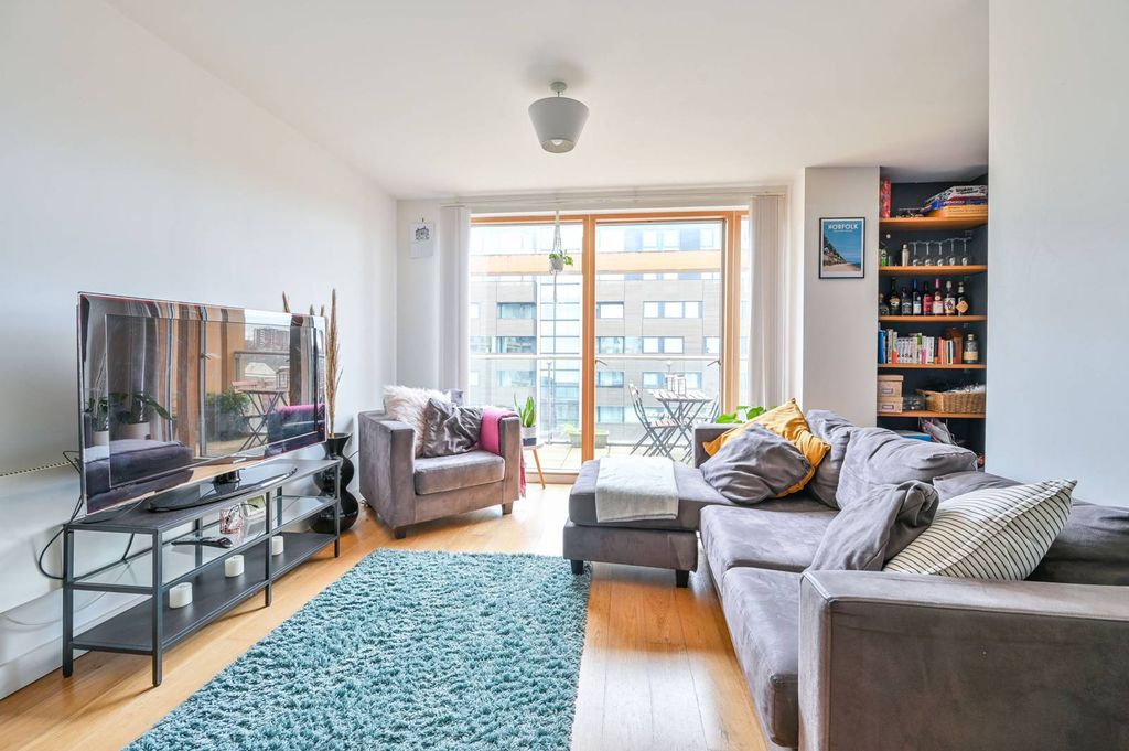 Property photo 1 of 11