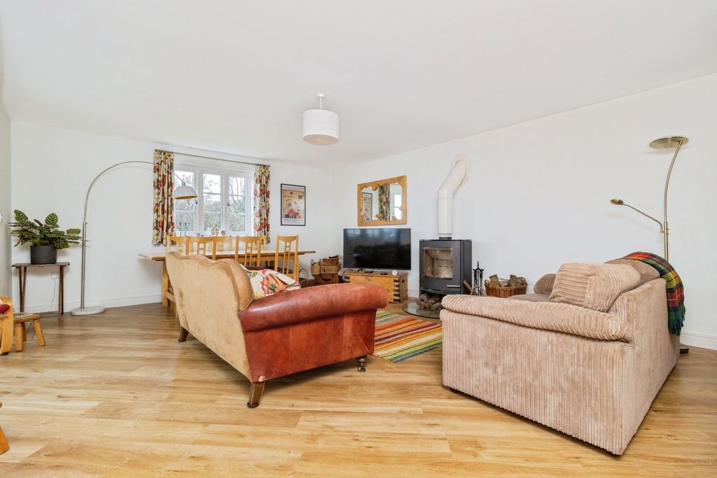 Property photo 2 of 27 Photo