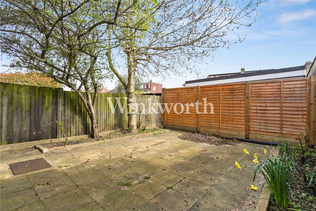 Property photo 3 of 16 Picture No. 10