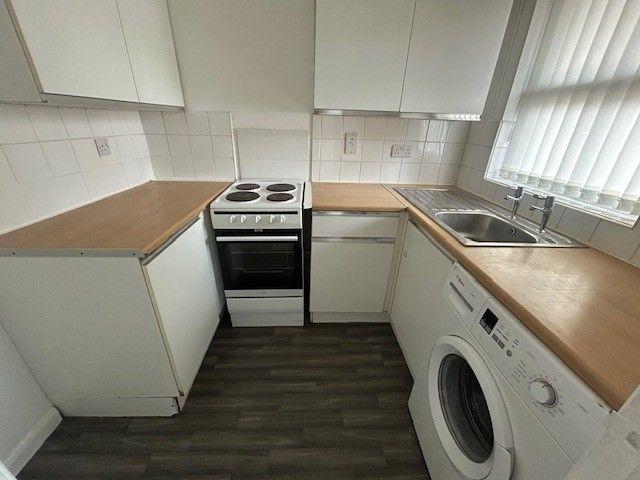 Property photo 1 of 4 Kitchen