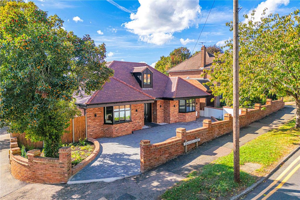 Property photo 1 of 38 Picture No. 20