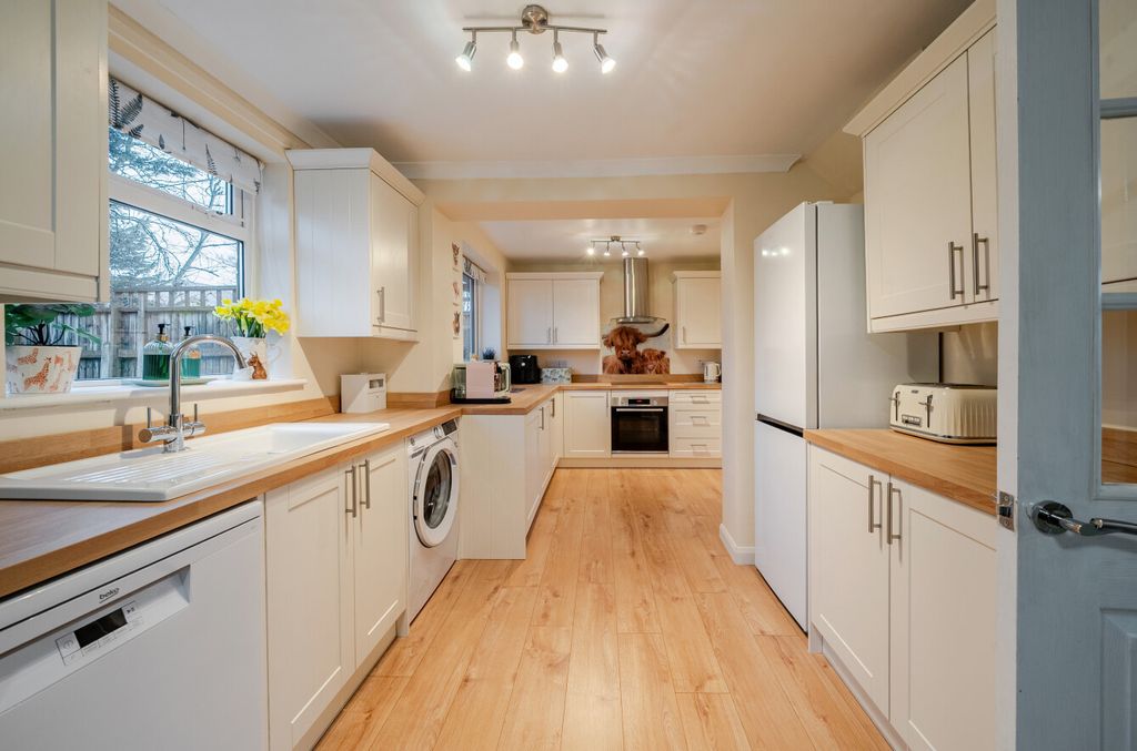 Property photo 2 of 23 1417179-18-6996E4...