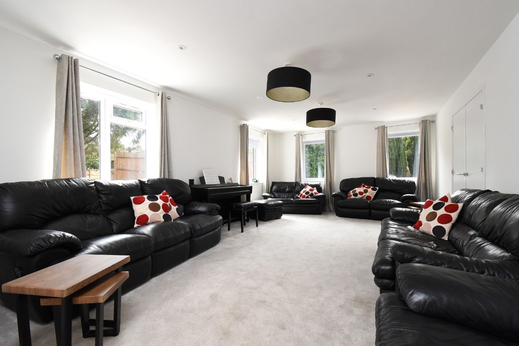 Property photo 3 of 26 5342333
