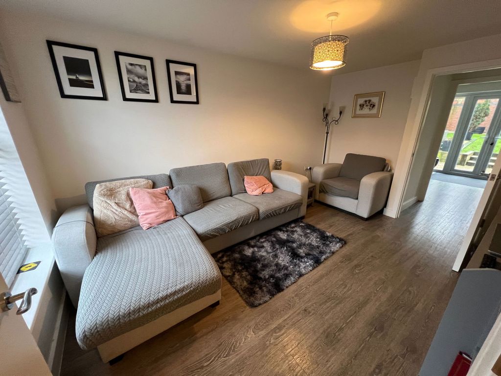 Property photo 3 of 13