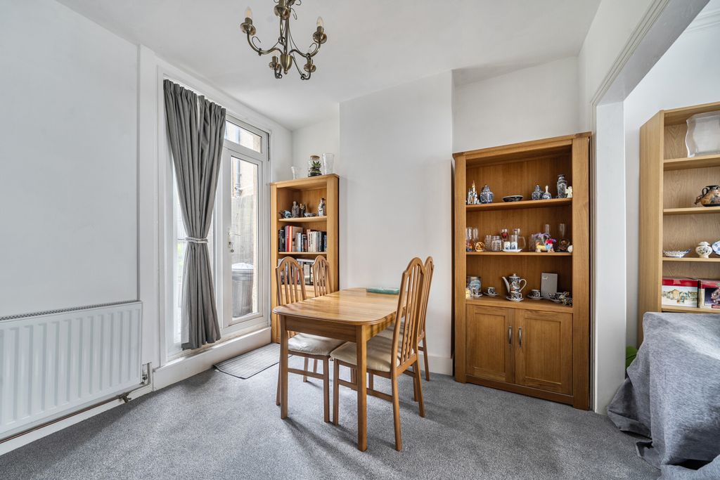 Property photo 3 of 16 Dining Room