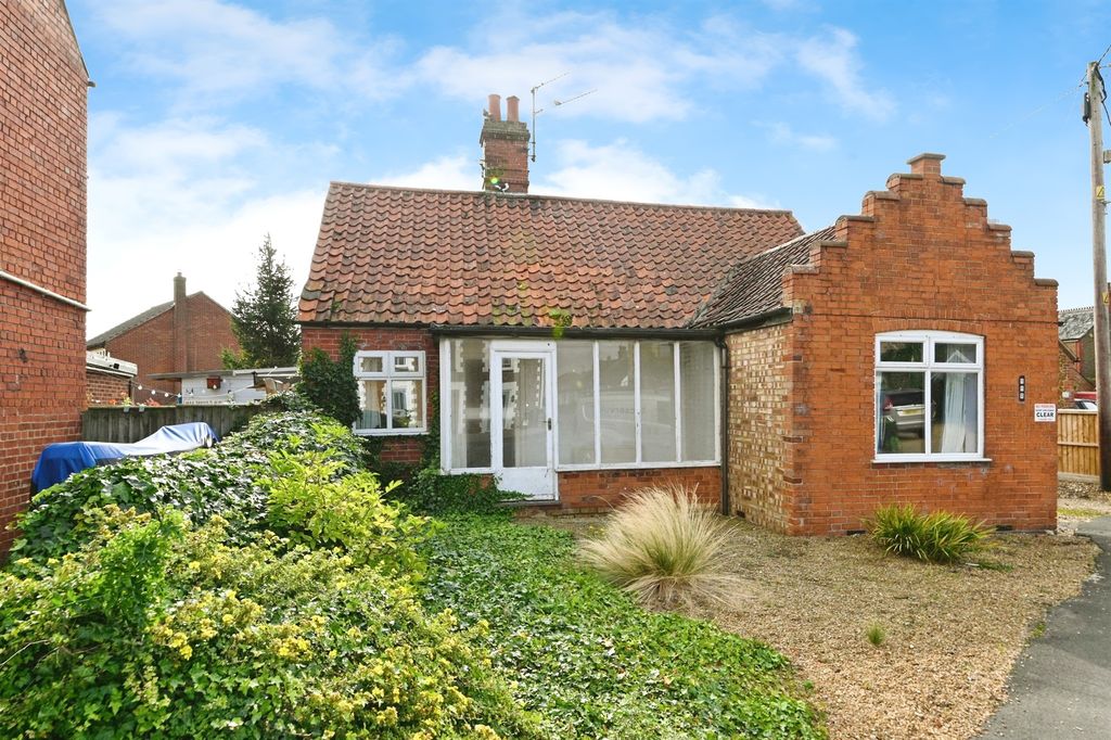 Property photo 1 of 17
