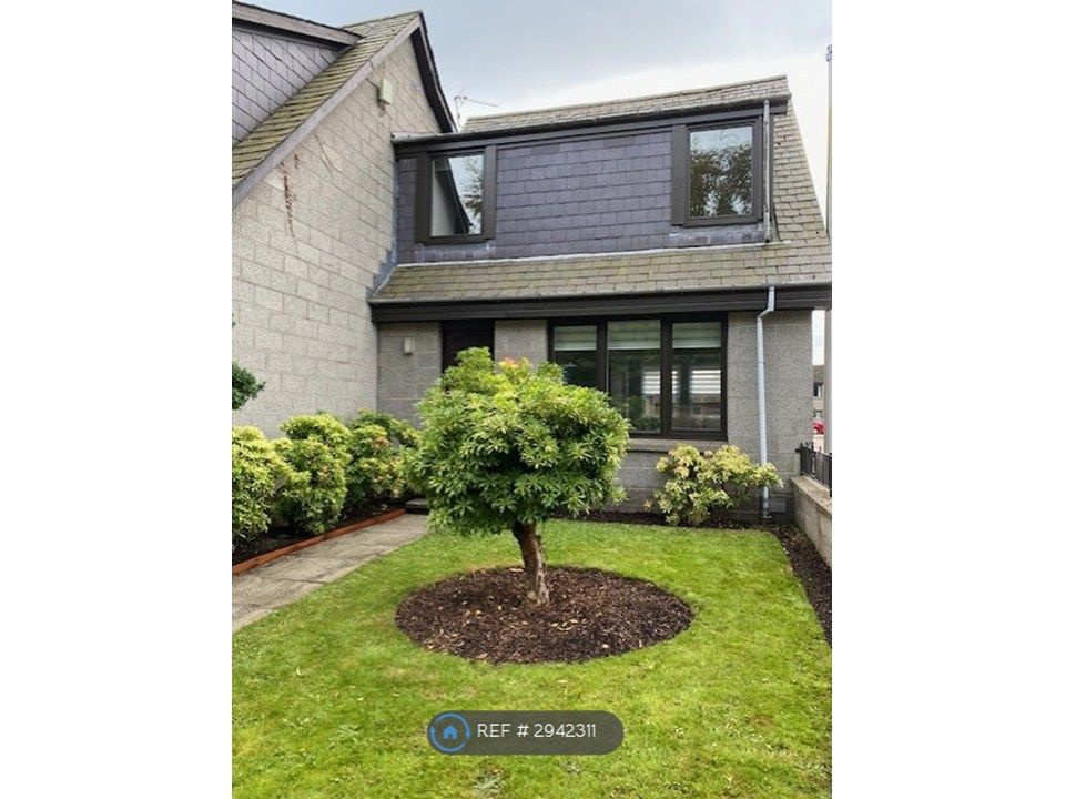 Property photo 1 of 9 External