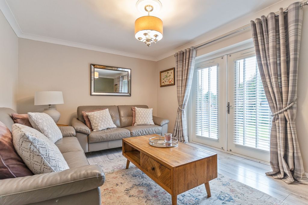 Property photo 3 of 24