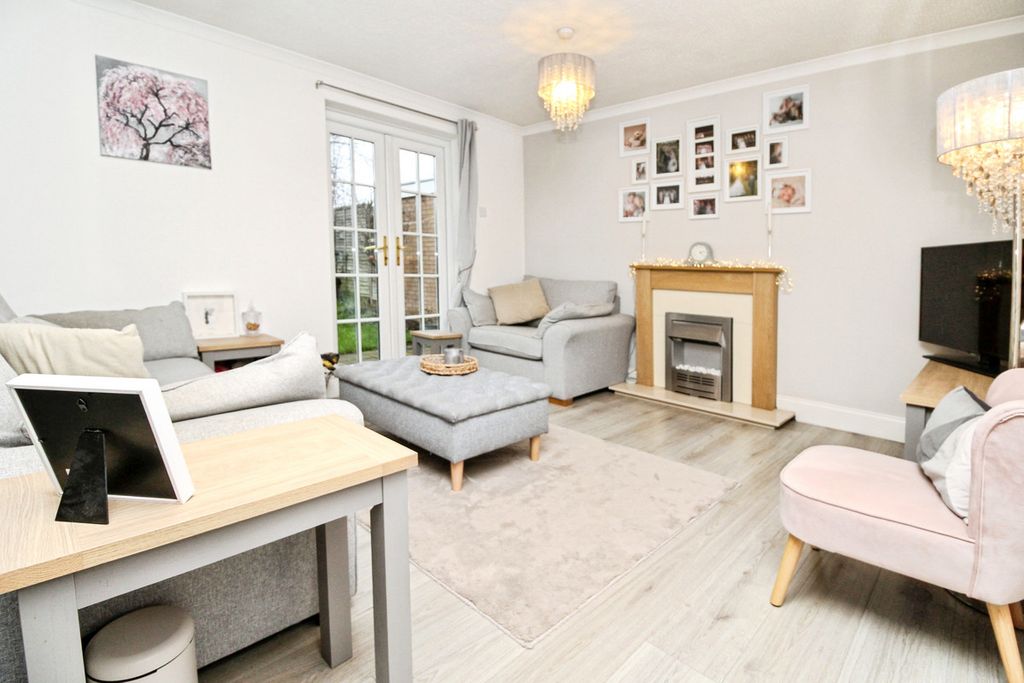 Property photo 2 of 20