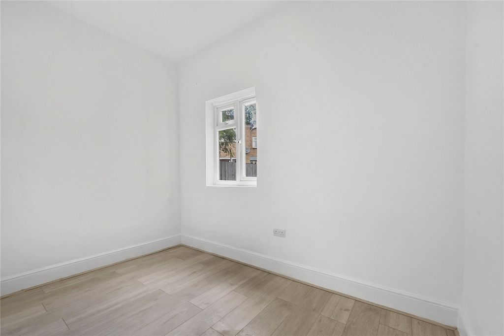 Property photo 2 of 16 Picture No. 02