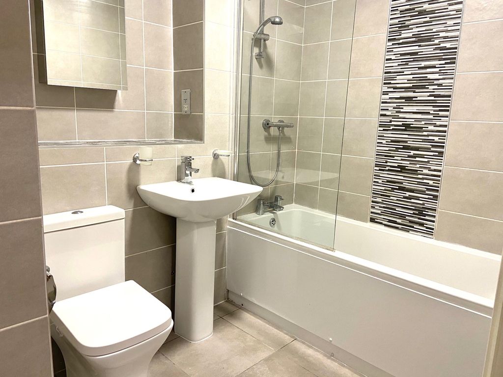 Property photo 3 of 5 Bedroom 1