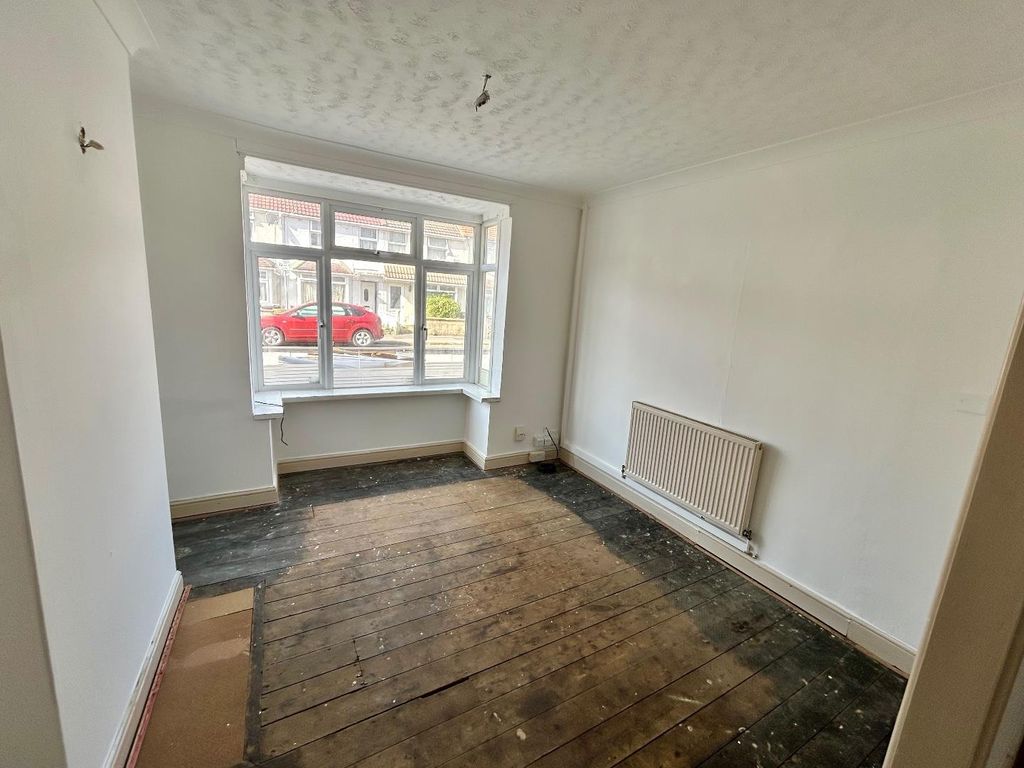 Property photo 2 of 9 Lounge/Dining Room
