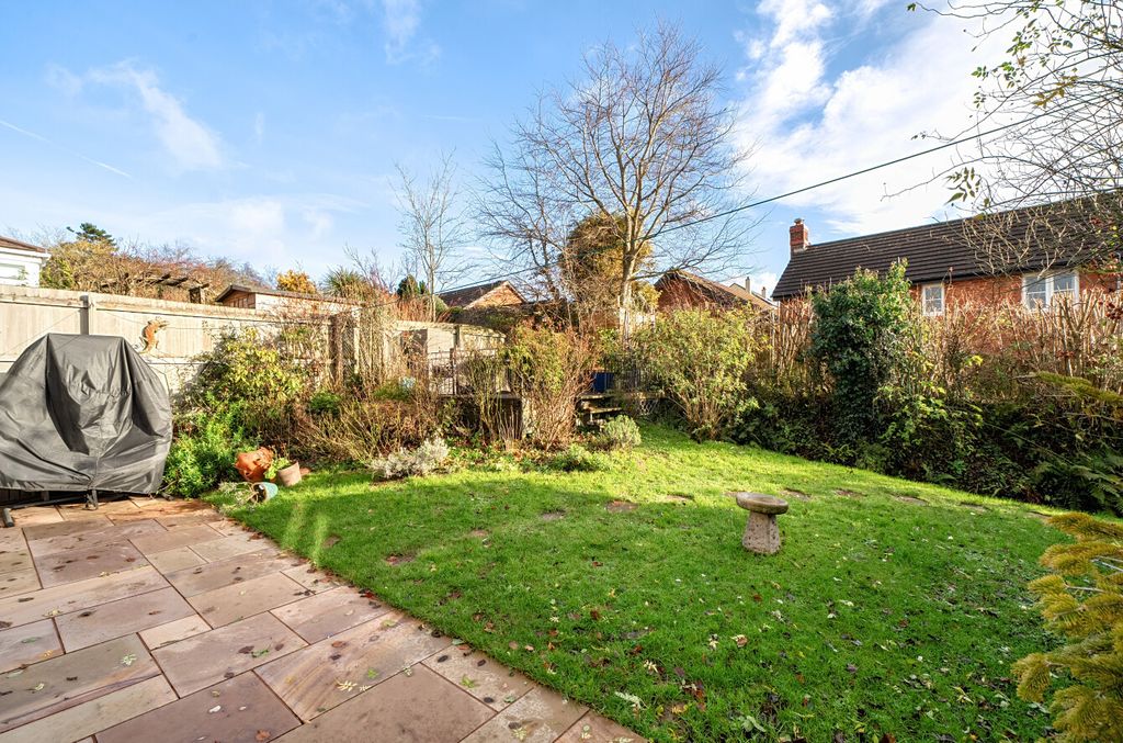 Property photo 2 of 14 Garden