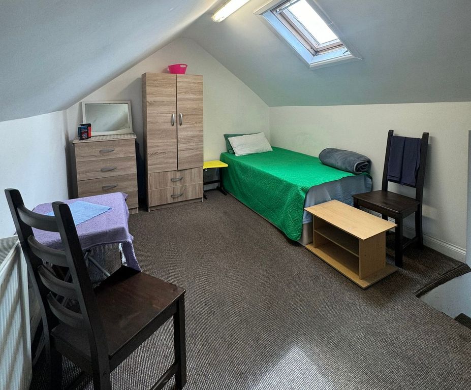 Property photo 3 of 7 50F4c84B-4Ef8-4d85-A4B6-0F6714364Ac2