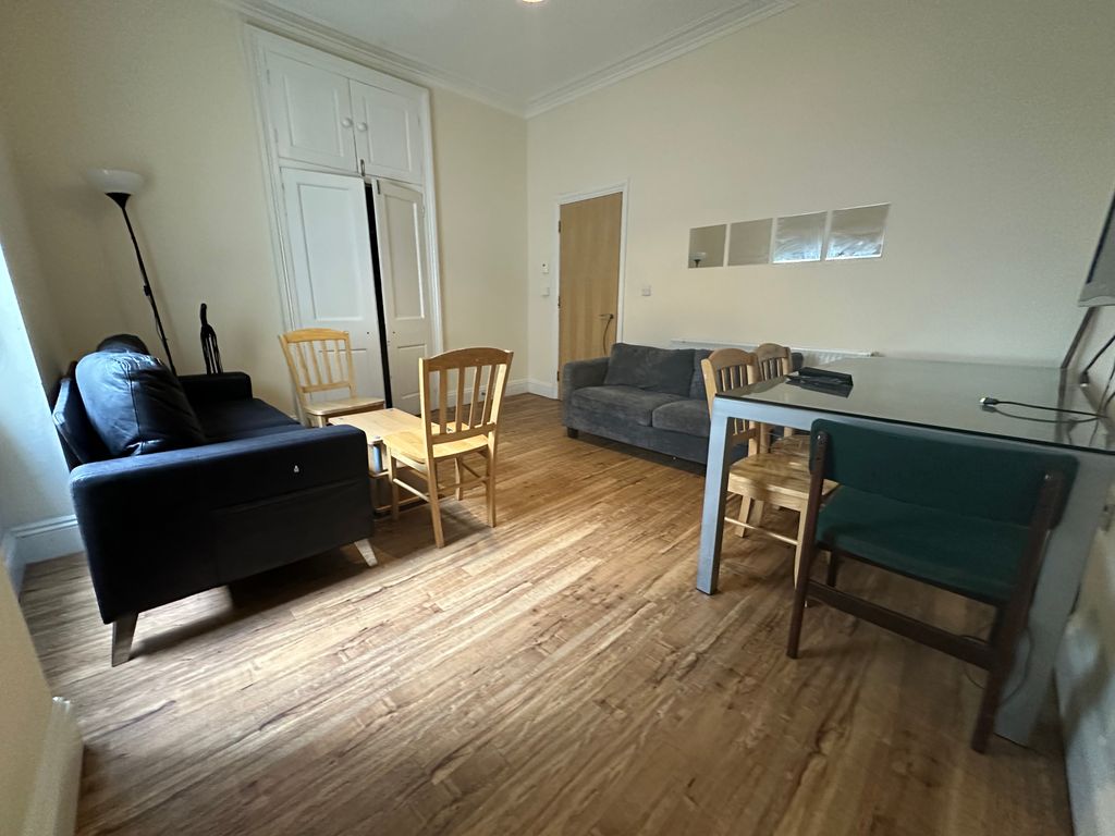 Property photo 2 of 7 Living Room