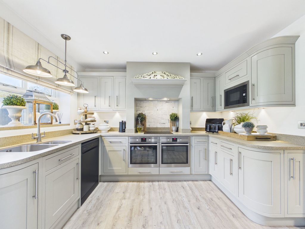 Property photo 3 of 23