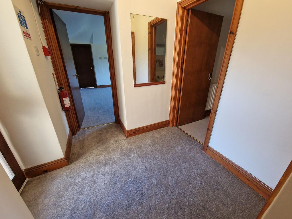 Property photo 2 of 8 Image