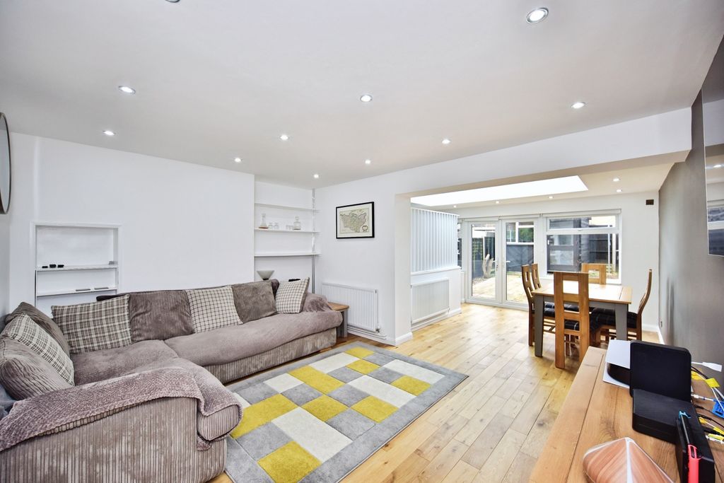 Property photo 1 of 18