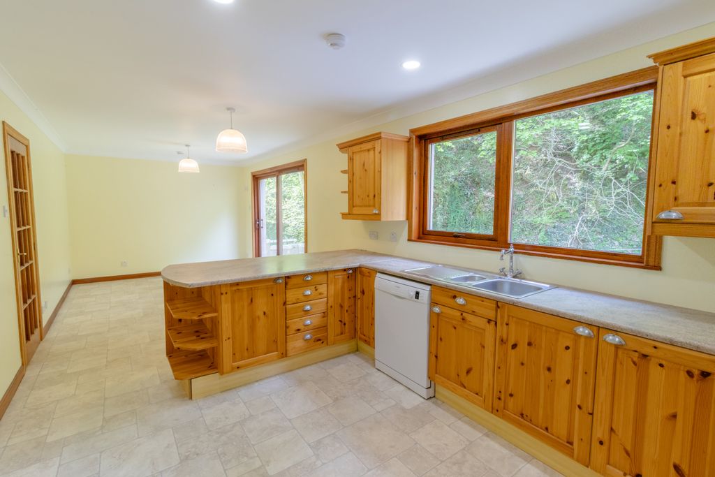 Property photo 2 of 34 Family Dining Kitchen