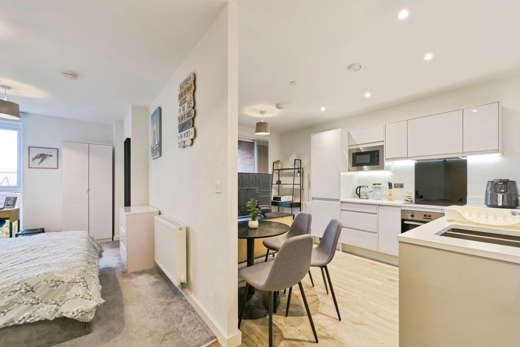 Property photo 1 of 20 1896345-02