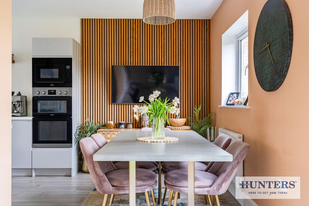 Property photo 2 of 23 Dining Room