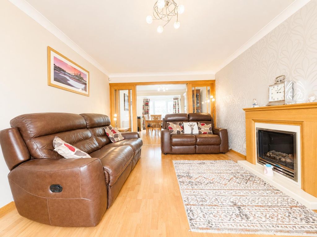 Property photo 3 of 28