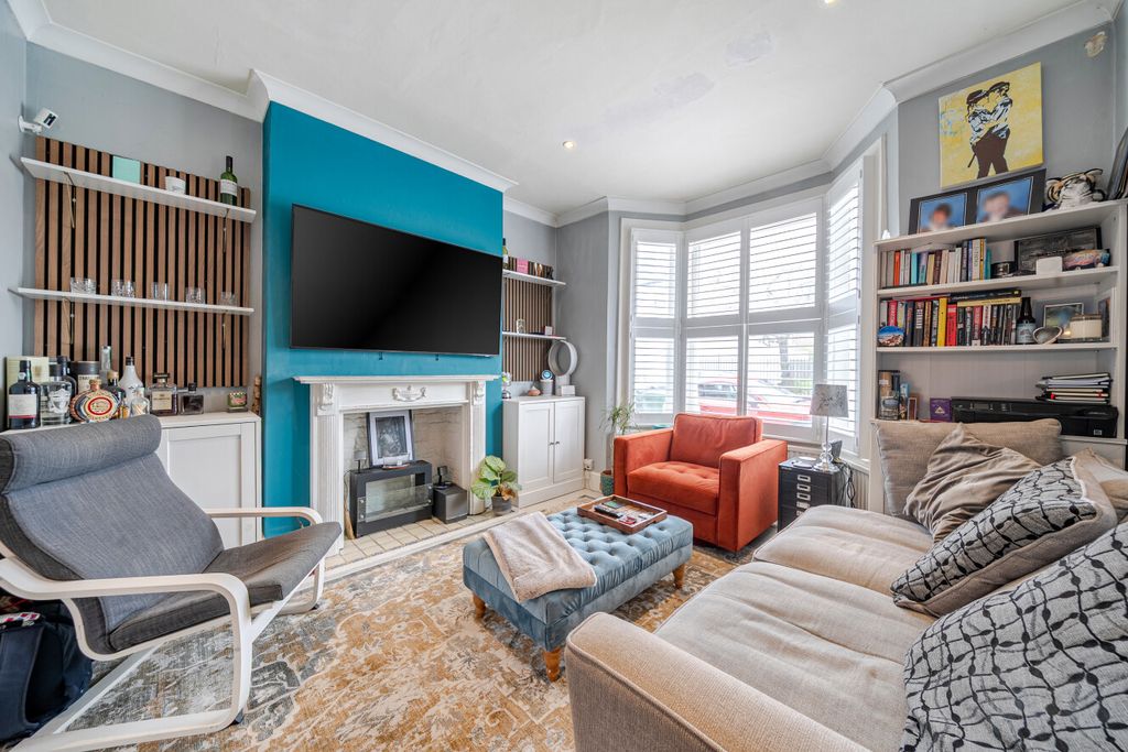 Property photo 1 of 19 1432916-19-69c266...