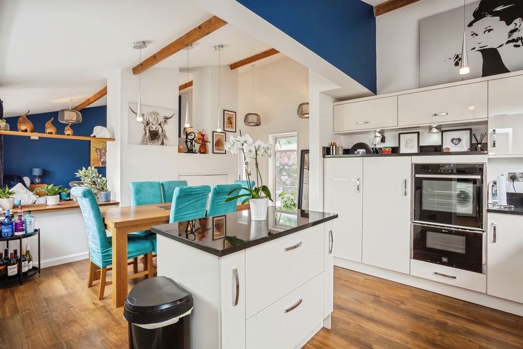 Property photo 1 of 28 Pbox-Img.Jpg