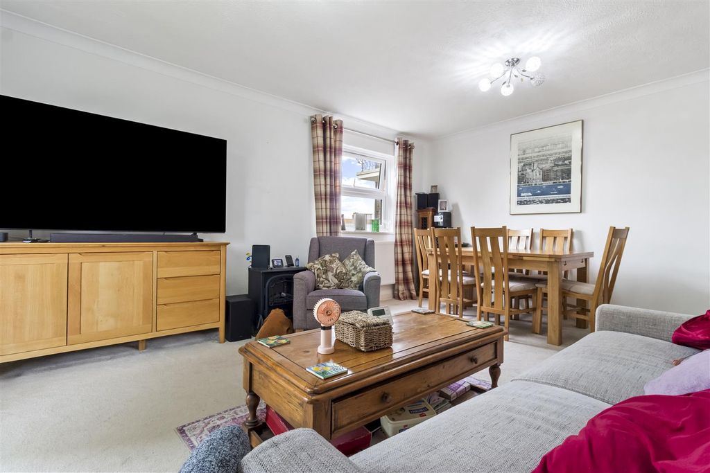 Property photo 3 of 19 11 Camargue Court-014.Jpg