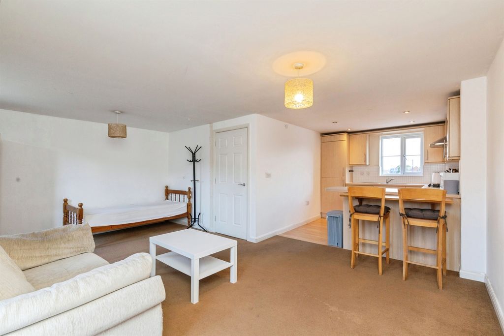Property photo 3 of 19