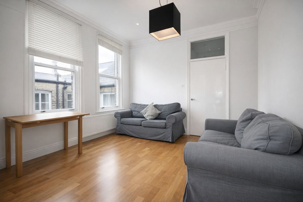 Property photo 3 of 7 Reception