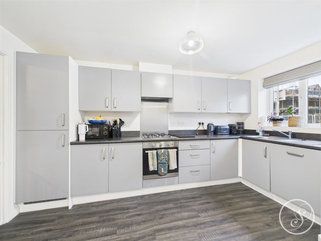 Property photo 2 of 18 Kitchen/Diner