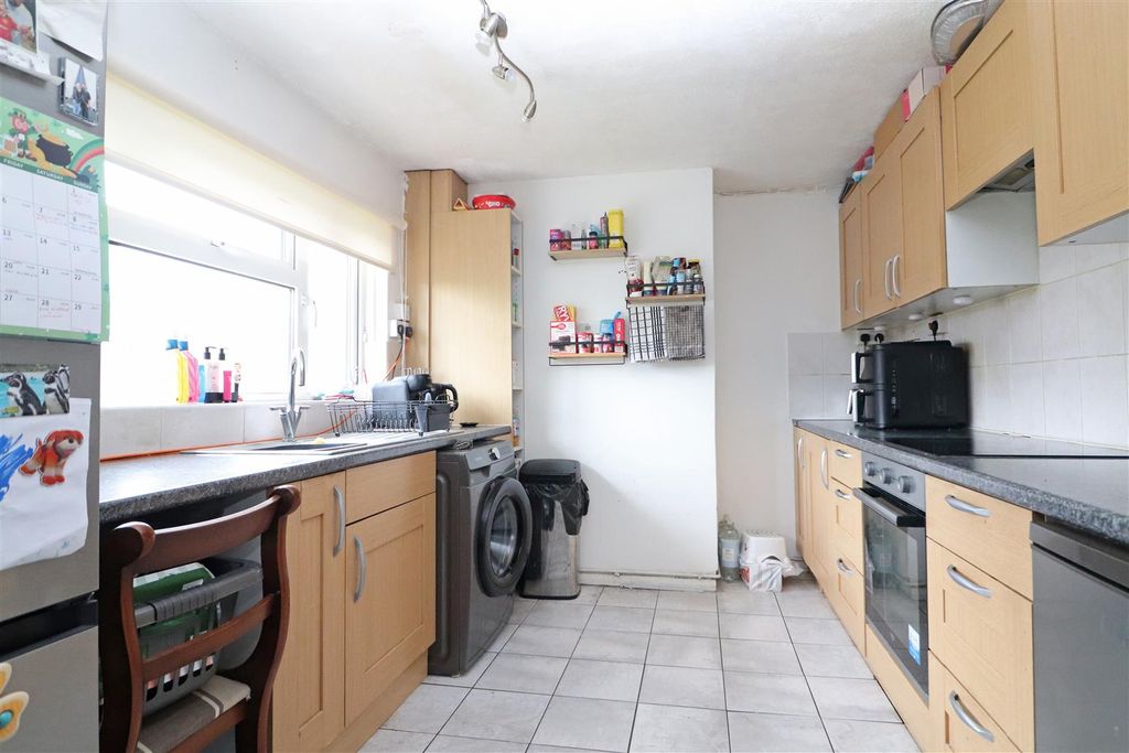 Property photo 3 of 9