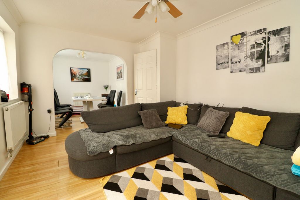 Property photo 3 of 12 Img_1014