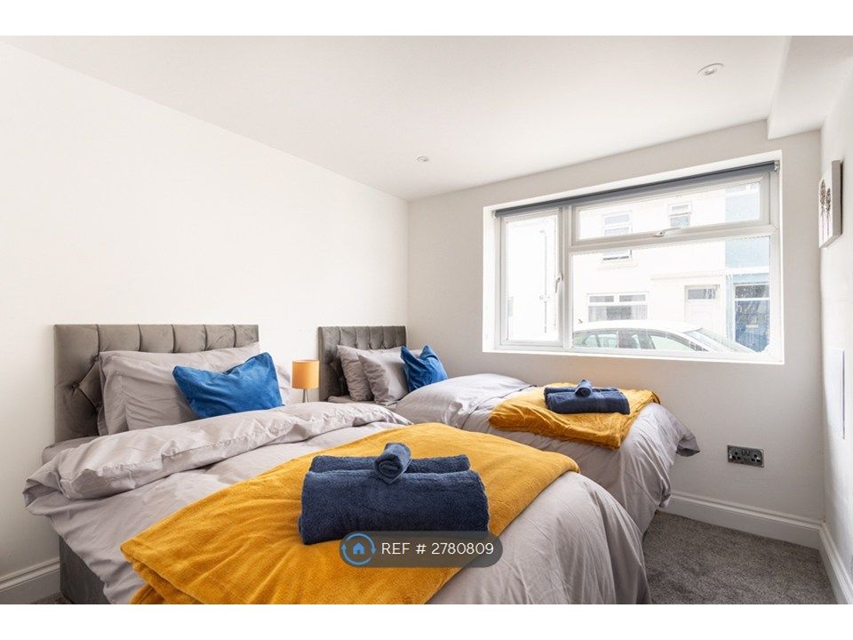 Property photo 1 of 34