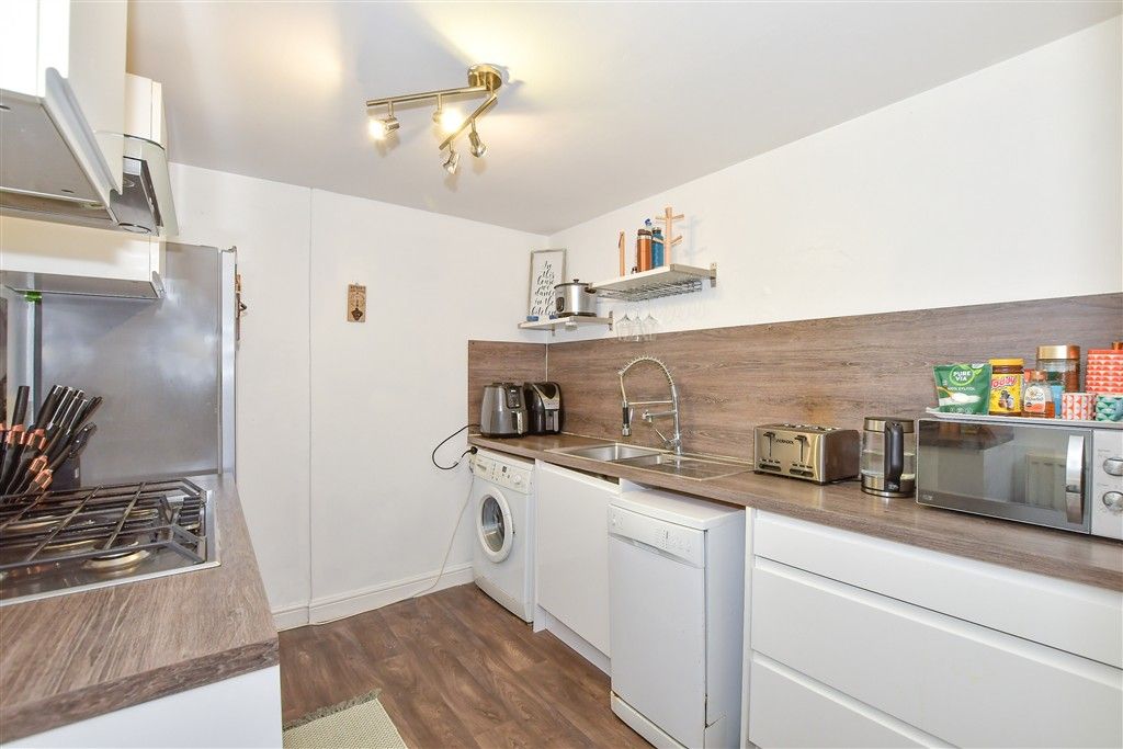 Property photo 1 of 7 Kitchen