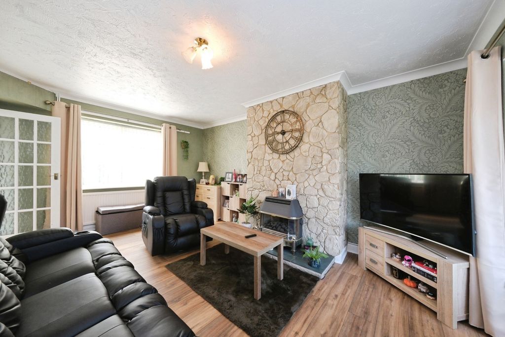Property photo 3 of 12 Pbox-Img.Jpg