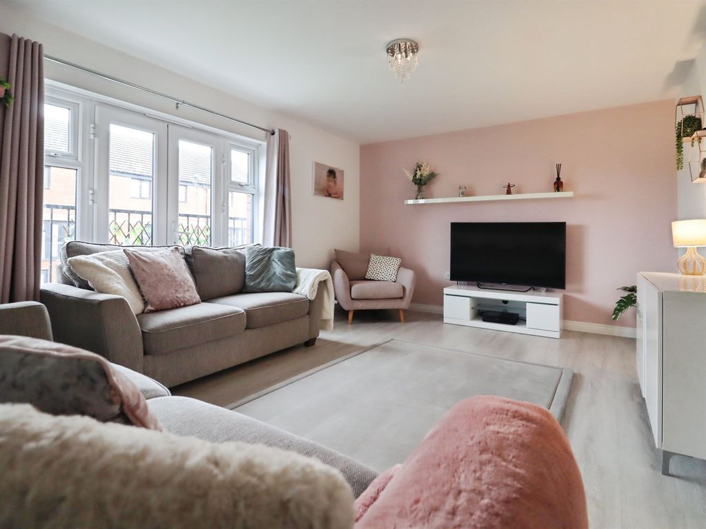 Property photo 2 of 19