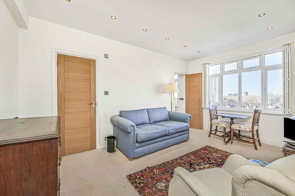 Property photo 1 of 13 Living Room