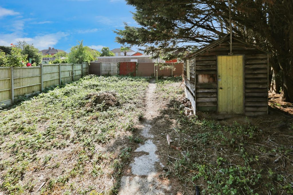 Property photo 3 of 17