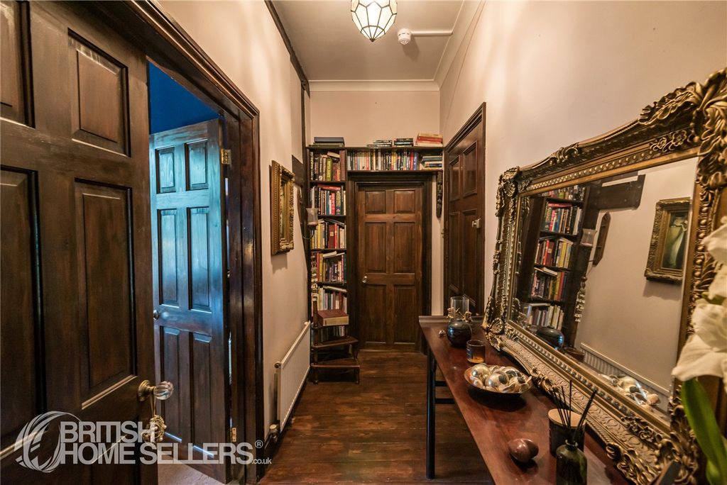 Property photo 2 of 14 Picture No. 02