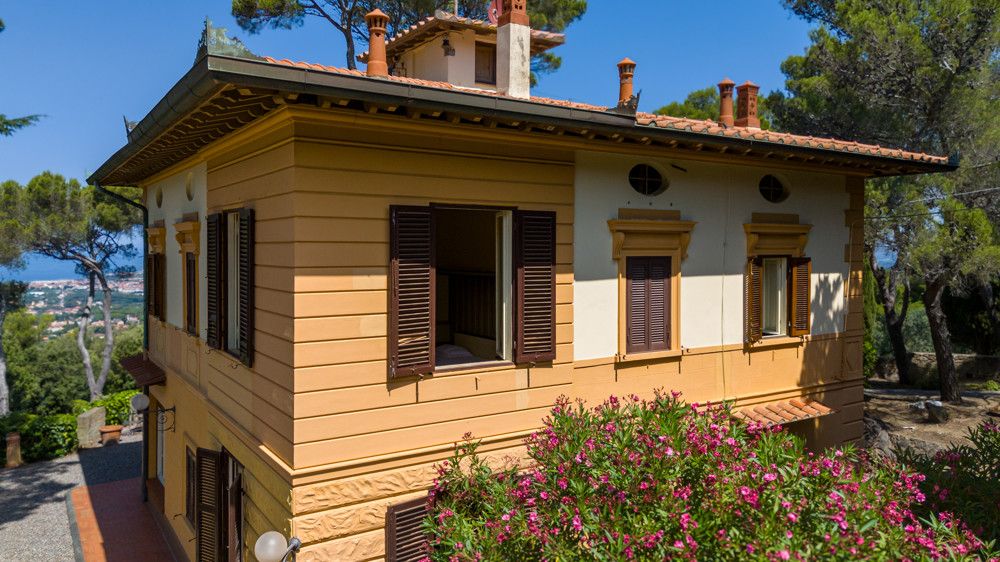 Property photo 3 of 40